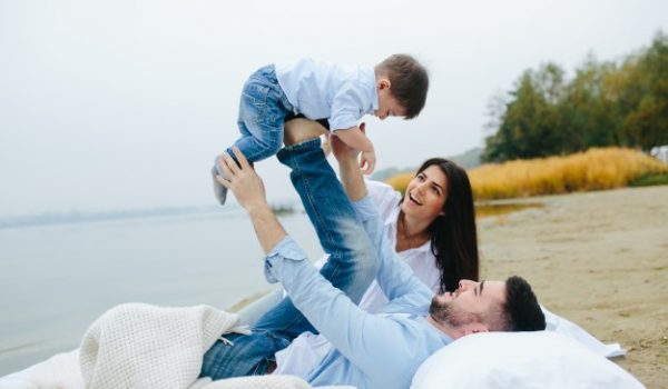 couple-having-fun-with-son_1153-3060 couple-having-fun-with-son_1153-3060